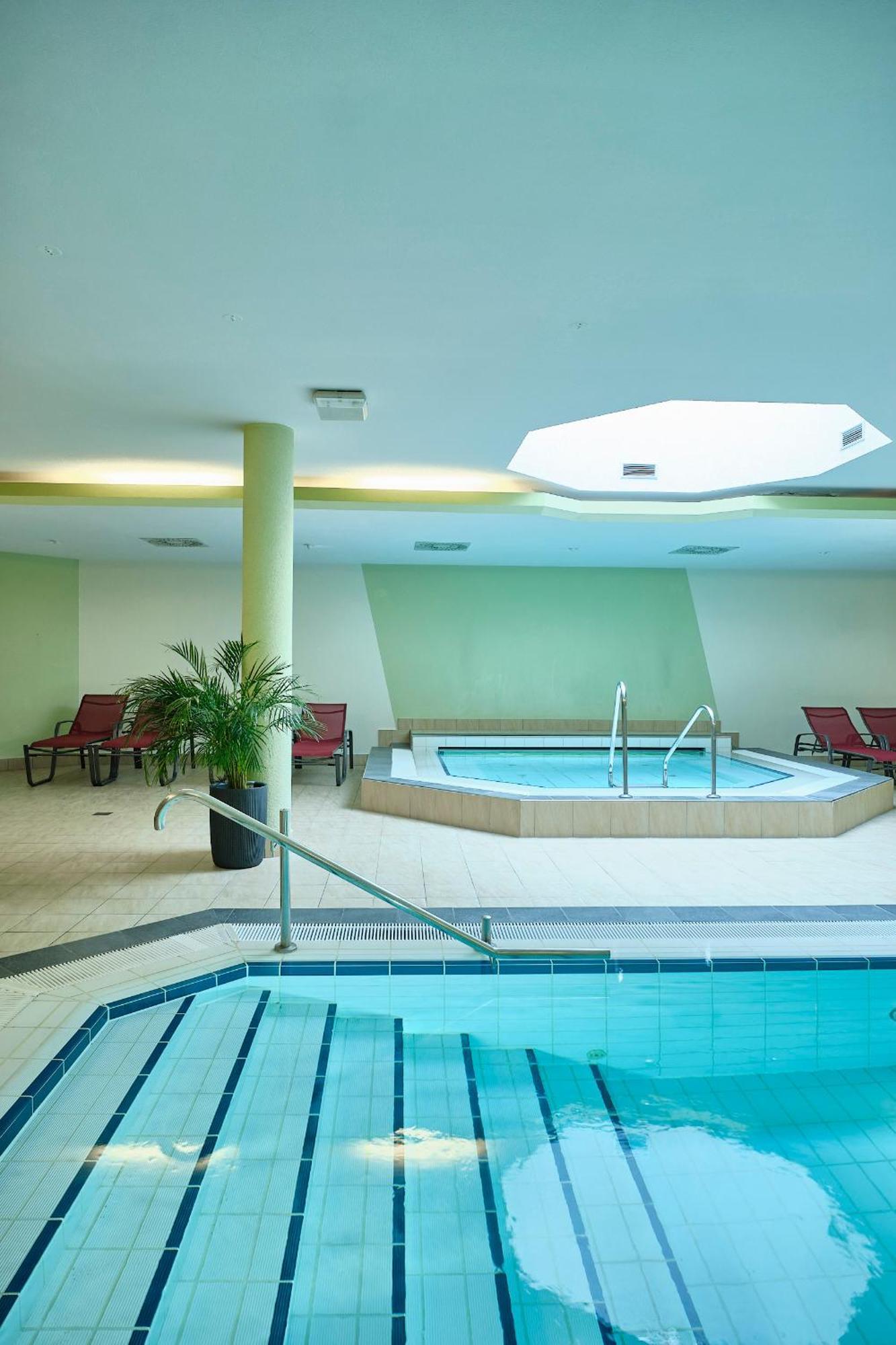 Strandhotel Seehof Hotel Langlau